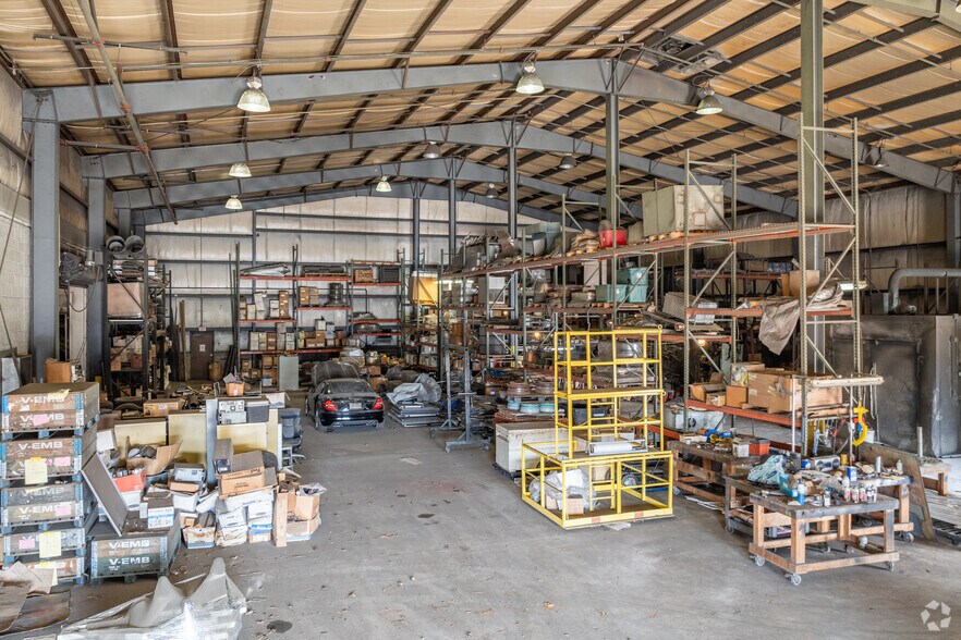 More Photos Of 2201 W Park Dr, Lorain Manufacturing For Lease