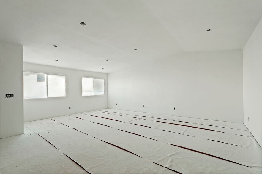 More Photos Of 10150 Mingo Rd, Galt Warehouse For Lease