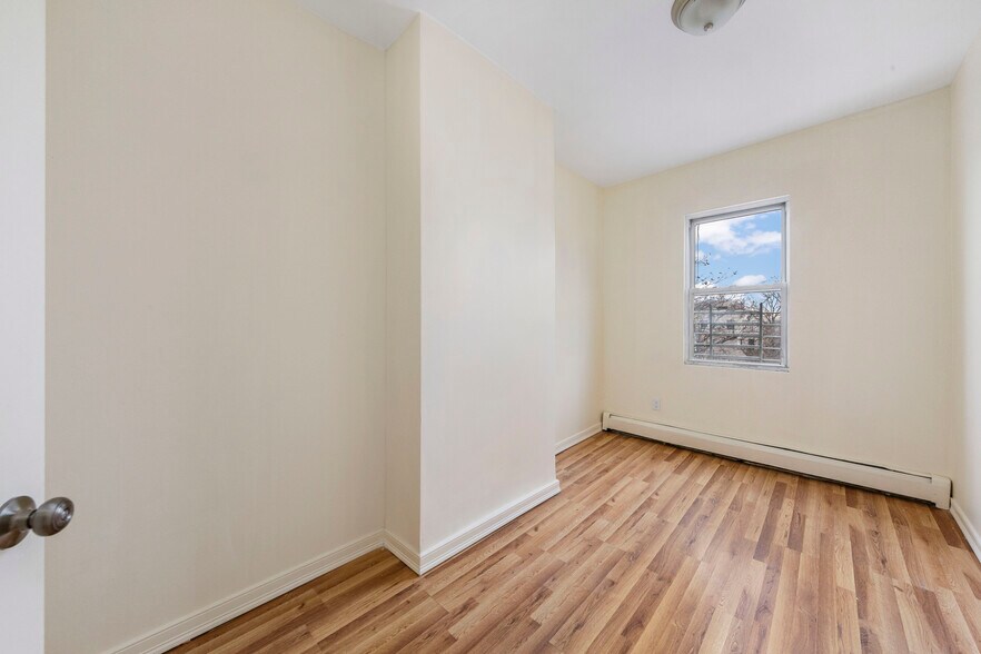 More Photos Of 11710 Jamaica Ave, Richmond Hill Apartments For Sale