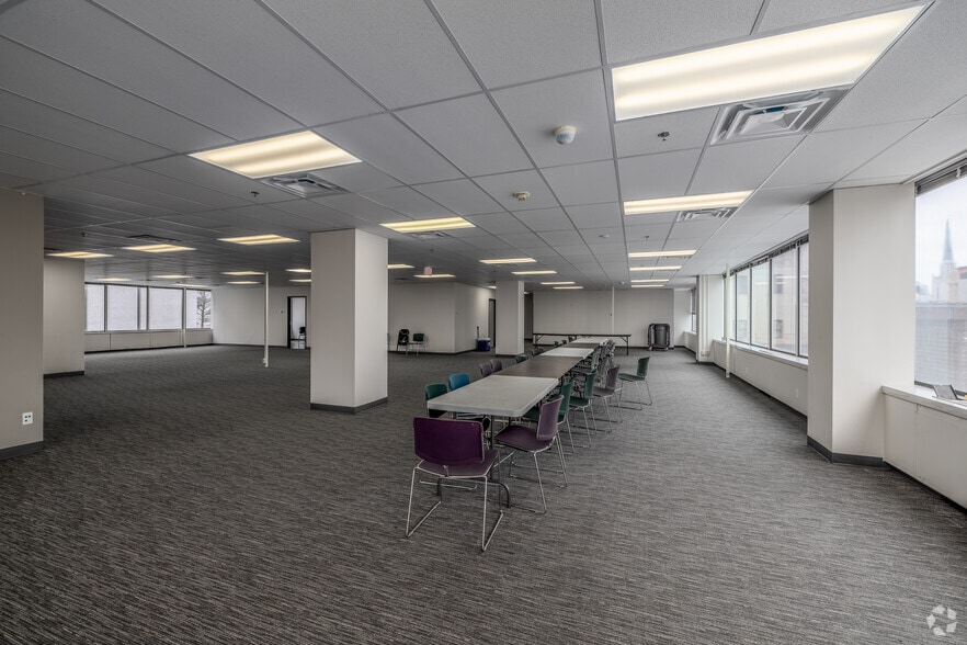 More Photos Of 601 S Boulder Ave, Tulsa Office For Sale