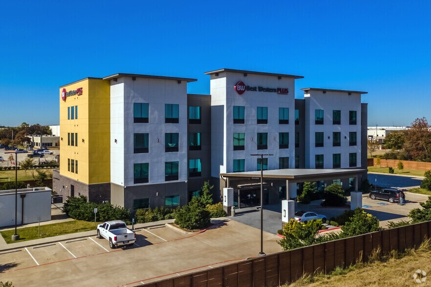 Primary Photo Of 220 Greens Landing Dr, Houston Hotel For Sale