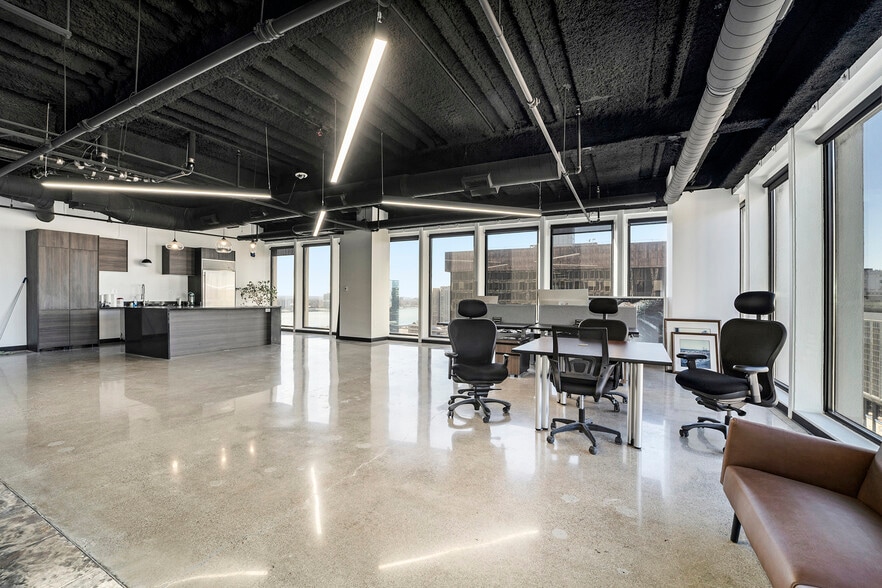 More Photos Of 211 W Fort St, Detroit Office For Lease