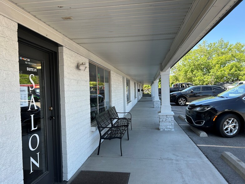 More Photos Of 1975 N Main St, Layton Freestanding For Lease