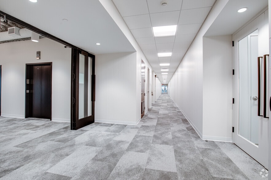 More Photos Of 45 S 7th St, Minneapolis Office For Lease