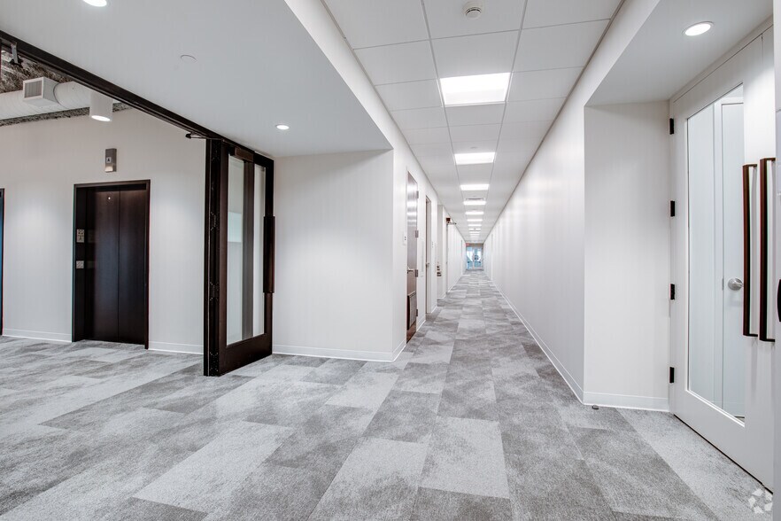 More Photos Of 45 S 7th St, Minneapolis Office For Lease