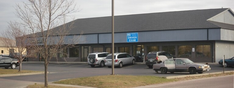 More Photos Of 3710-3718 S Westport Ave, Sioux Falls Office For Lease