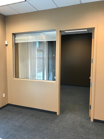 More Photos Of 1959 S Val Vista Dr, Mesa Office For Lease