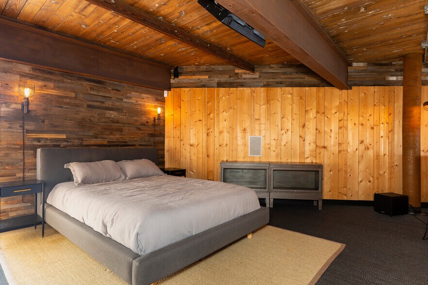 More Photos Of 4020 6th Ave NW, Seattle Warehouse For Sale