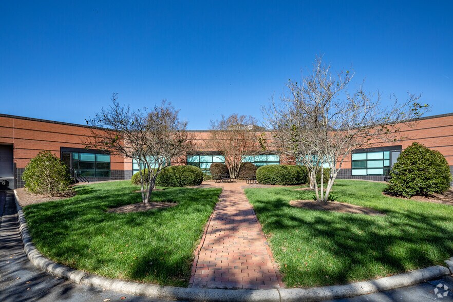 More Photos Of 2000 Aerial Center Pky, Morrisville Unknown For Lease