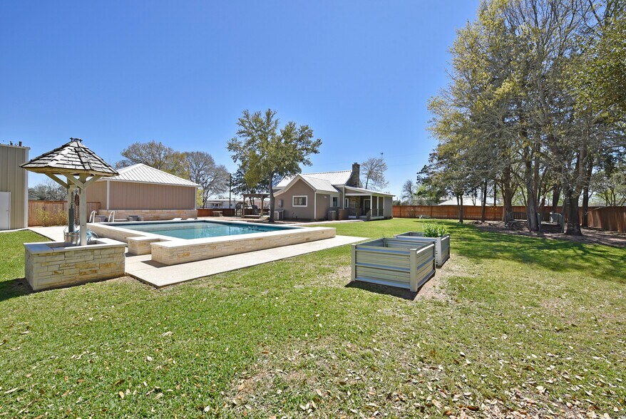 More Photos Of 315 Cedar St, New Ulm Specialty For Sale