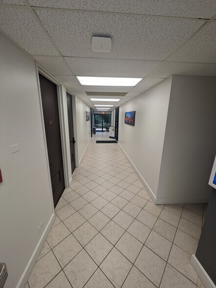 More Photos Of 20280 Governors Dr, Olympia Fields Unknown For Lease