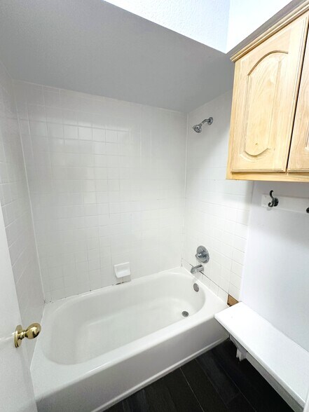 More Photos Of 722 E Wheatland Rd, Duncanville Office For Sale