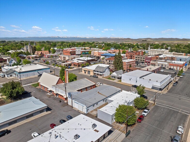 More Photos Of 1905 2nd St, Baker City Storefront Retail Residential For Sale