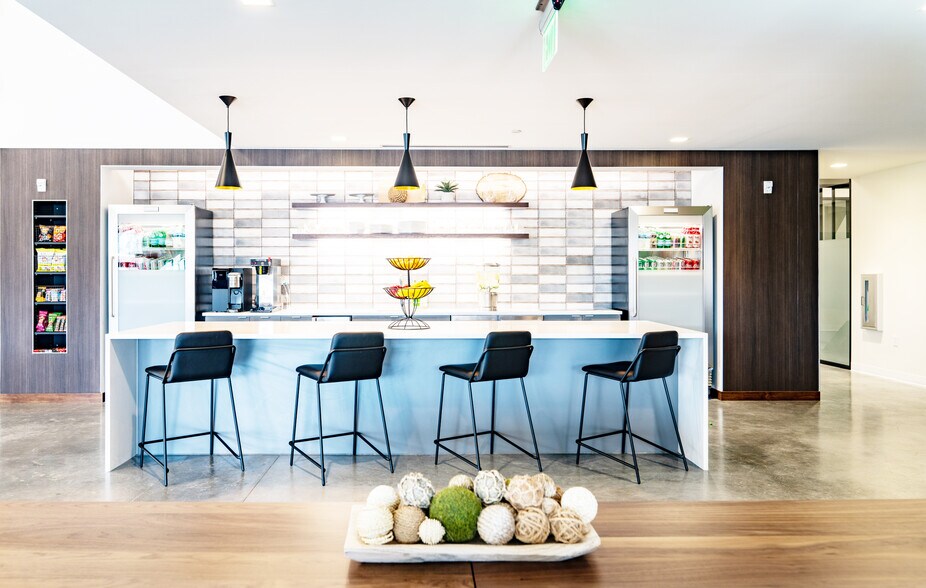 More Photos Of 5440 W 110th St, Overland Park Coworking Space