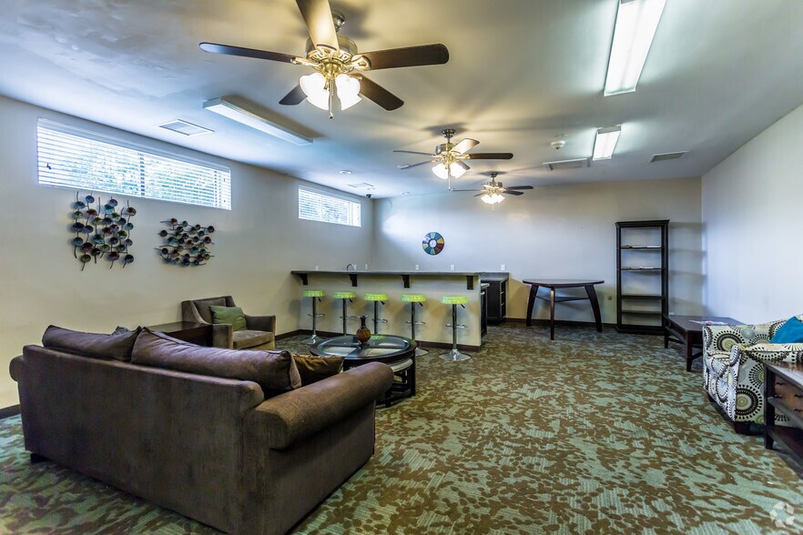 More Photos Of 57 N Somerville St, Memphis Apartments For Sale