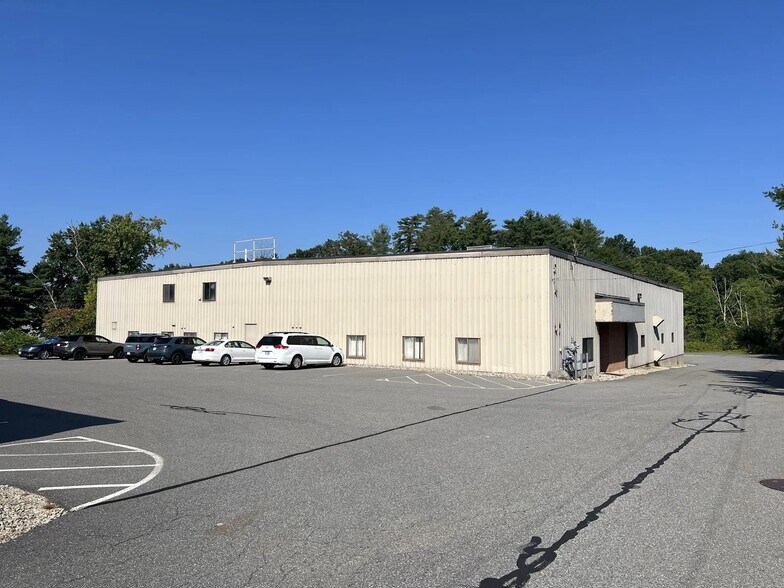 More Photos Of 11 Executive Dr, Hudson Light Distribution For Lease