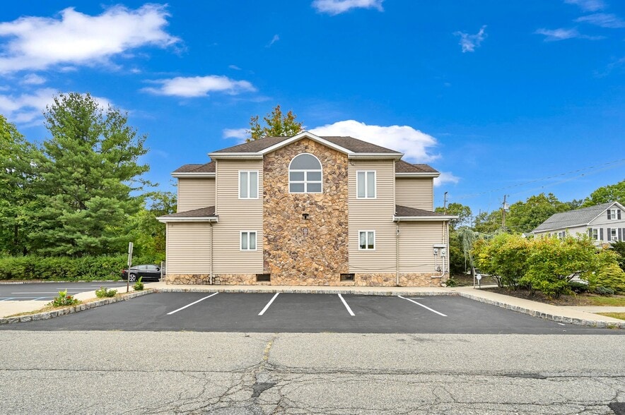 More Photos Of 21 Orchard St, Denville Medical For Lease