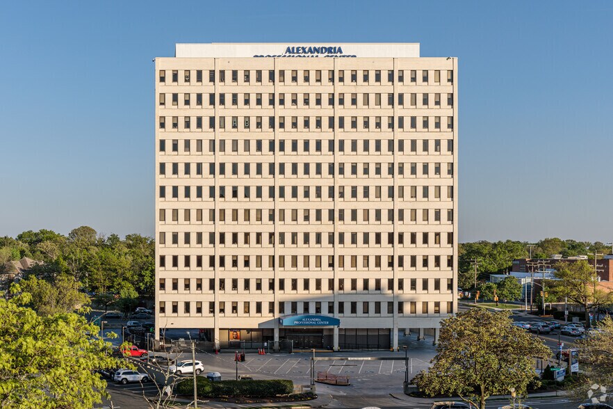 More Photos Of 4660 Kenmore Ave, Alexandria Office For Sale