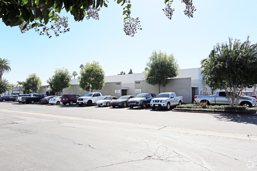 More Photos Of 1402-1408 N Batavia St, Orange Flex For Lease