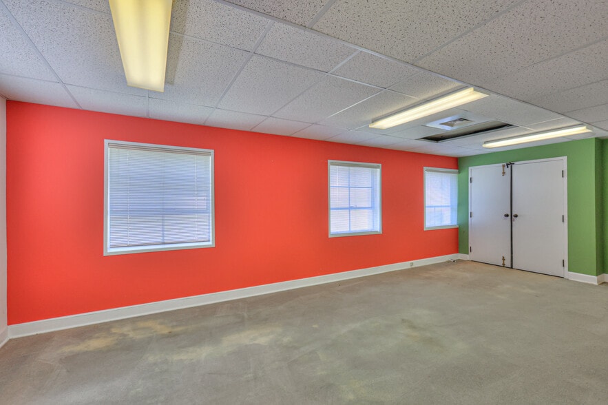 More Photos Of 228 S Military Ave, Lawrenceburg Religious Facility For Sale