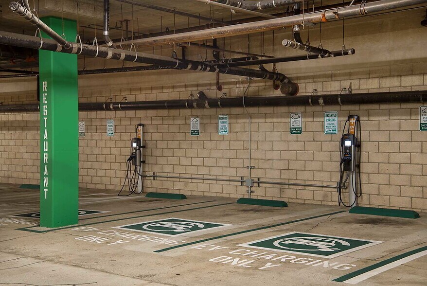 More Photos Of 31 E MacArthur Crescent Dr, Santa Ana Apartments For Lease