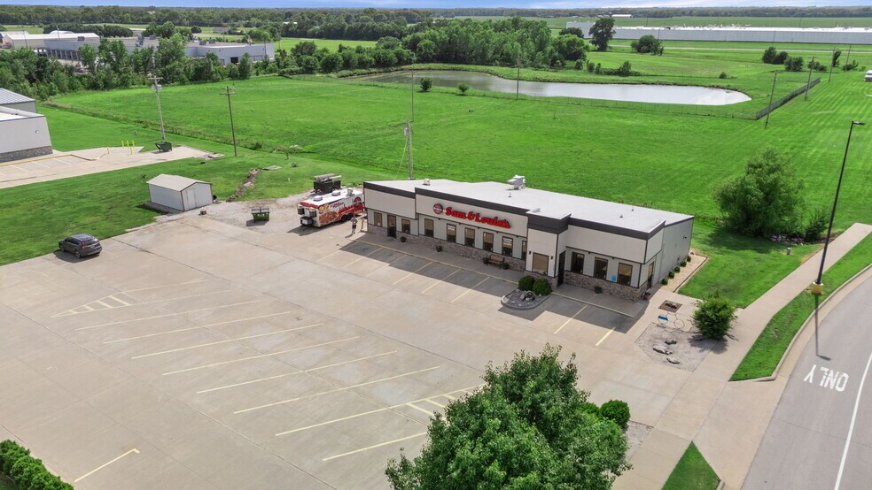 More Photos Of 2150 N State St, Iola Restaurant For Lease