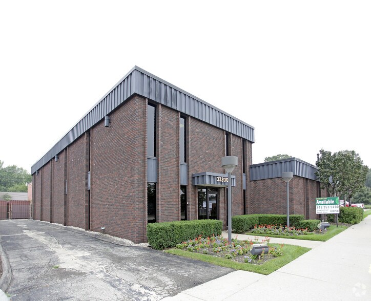 More Photos Of 33150 Schoolcraft Rd, Livonia Unknown For Lease