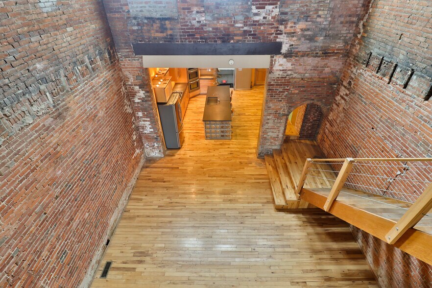 More Photos Of 102-104 W Columbus St, Kenton Office Residential For Sale