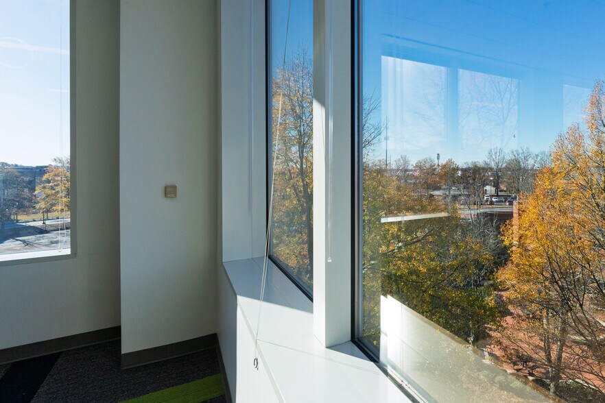 More Photos Of 3579-3585 Atlanta Ave, Atlanta Office For Sale