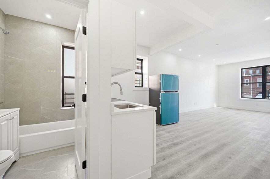 More Photos Of 2152 Muliner Ave, Bronx Apartments For Sale