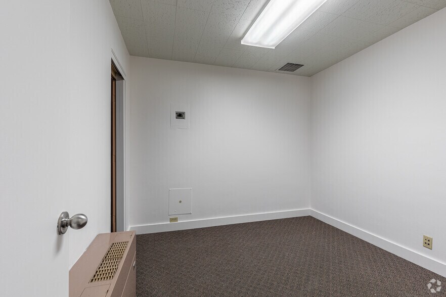 More Photos Of 2455 NW Marshall St, Portland Office For Lease