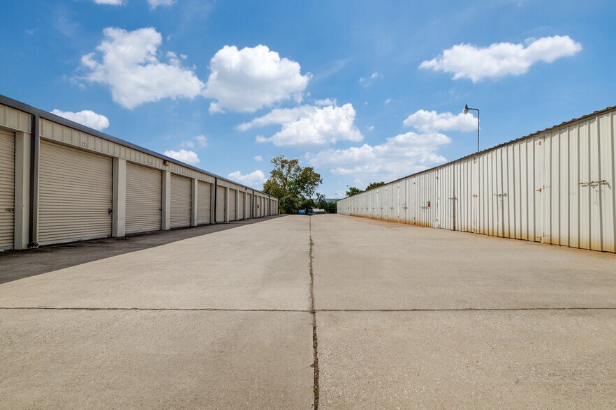 More Photos Of 8750 Galveston Rd, Houston Industrial For Lease
