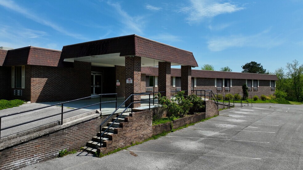 Primary Photo Of 240 Hannah Rd, Harriman Rehabilitation Center For Sale