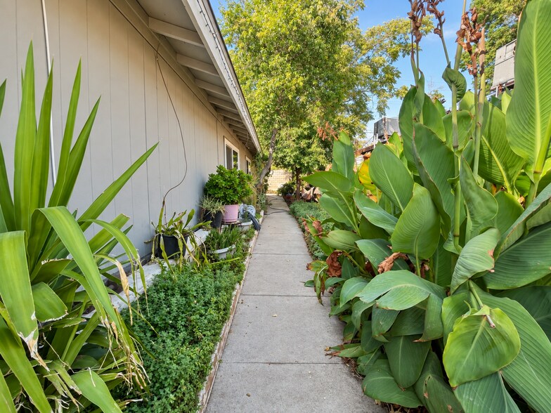 More Photos Of 2528 Security Ave, Bakersfield Apartments For Sale