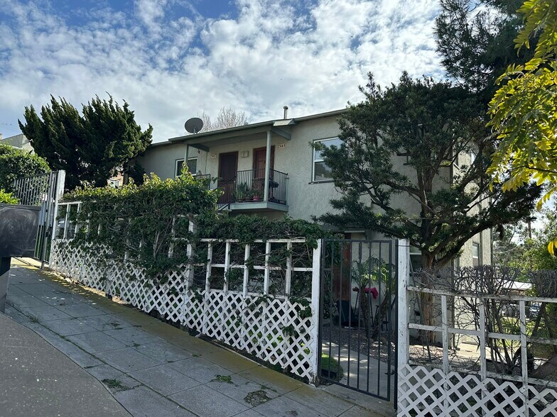 More Photos Of 2663 E St, San Diego Apartments For Sale