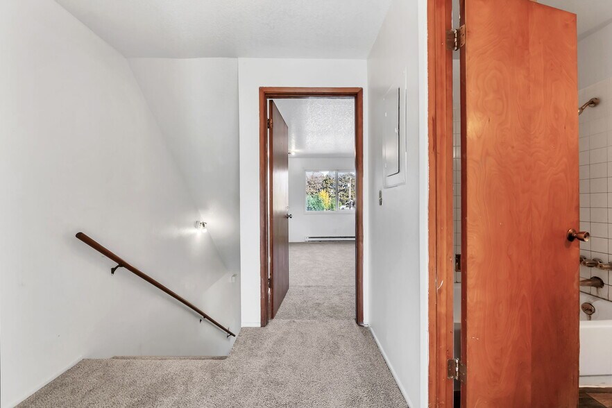 More Photos Of 17920 SW Alexander St, Beaverton Apartments For Sale