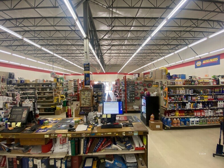 More Photos Of 631 Humboldt Ave, Wells Storefront Retail Office For Sale