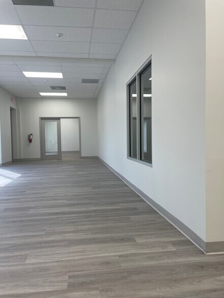 More Photos Of 4350 Oakes Rd, Davie Flex For Lease
