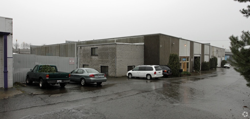 More Photos Of 1305 W 17th St, Vancouver Distribution For Lease