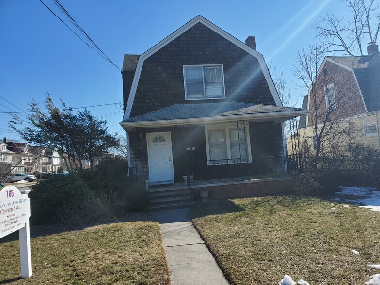 More Photos Of 165 N Ocean Ave, Patchogue Medical For Sale