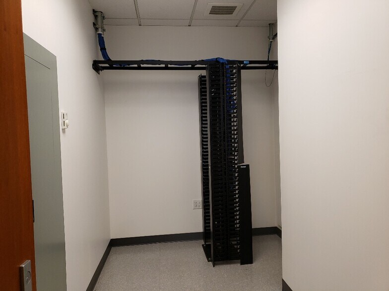 More Photos Of 4200 Concours, Ontario Office For Lease