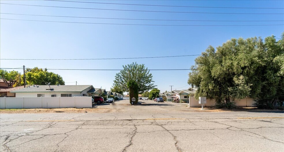 More Photos Of 171 N Hemet St, Hemet Apartments For Sale
