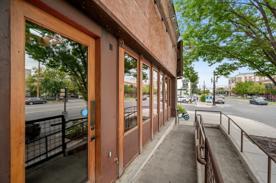 More Photos Of 235 S 400 W, Salt Lake City General Retail For Lease