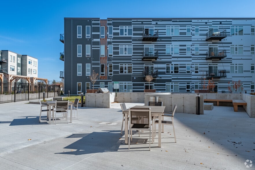 More Photos Of 1482 S 84th St, West Allis Apartments For Lease