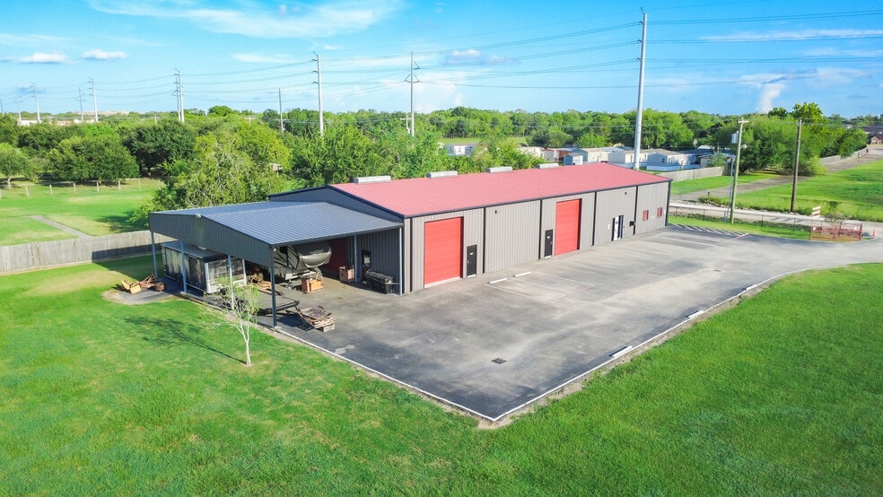 More Photos Of 1201 Steele Rd, Alvin Industrial For Sale