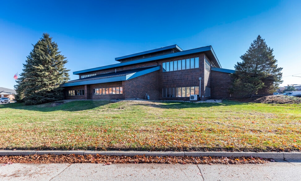 More Photos Of 2000 E 116th St, Carmel Medical For Sale