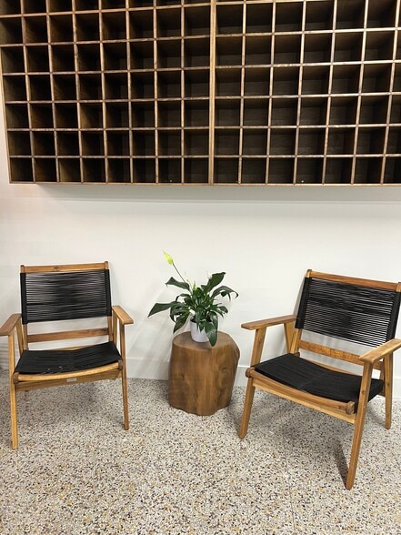 More Photos Of 132 W International Speedway Blvd, Daytona Beach Office For Lease