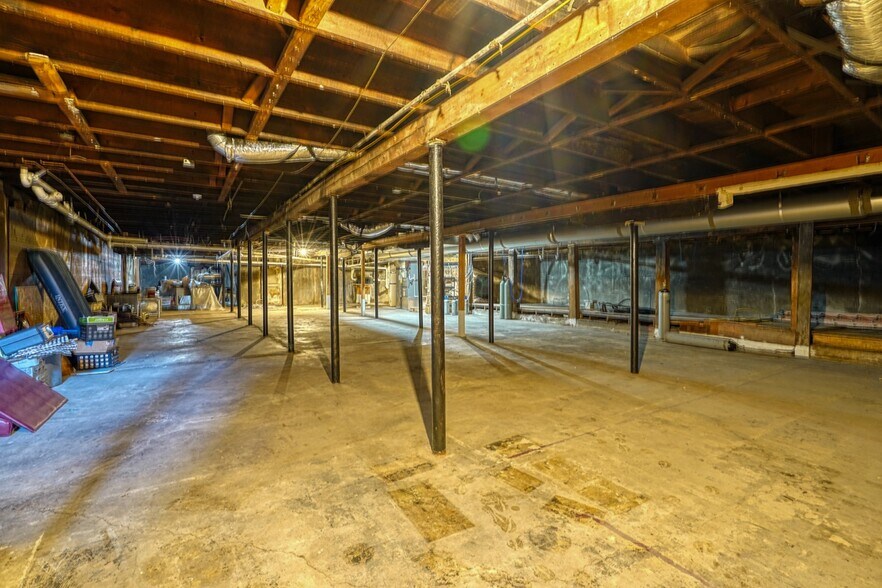 More Photos Of 302 S Main St, Kalispell Restaurant For Sale