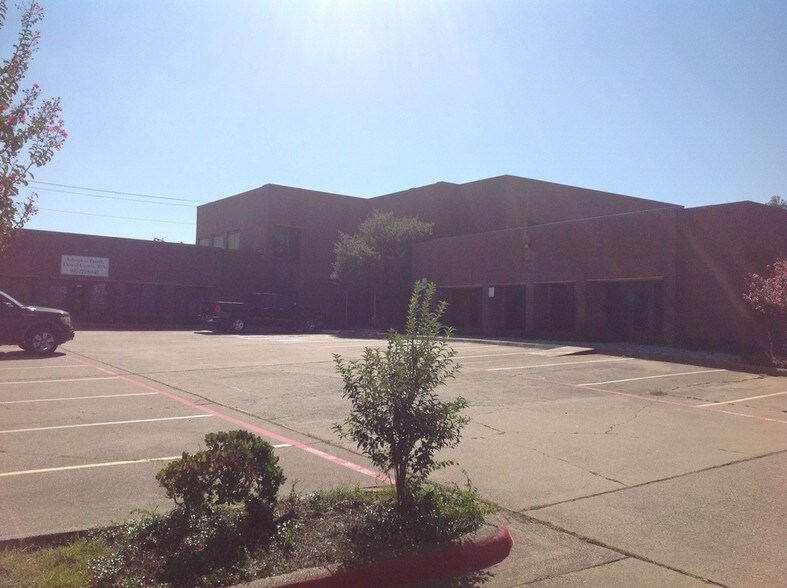 More Photos Of 101 E Randol Mill Rd, Arlington Office For Lease