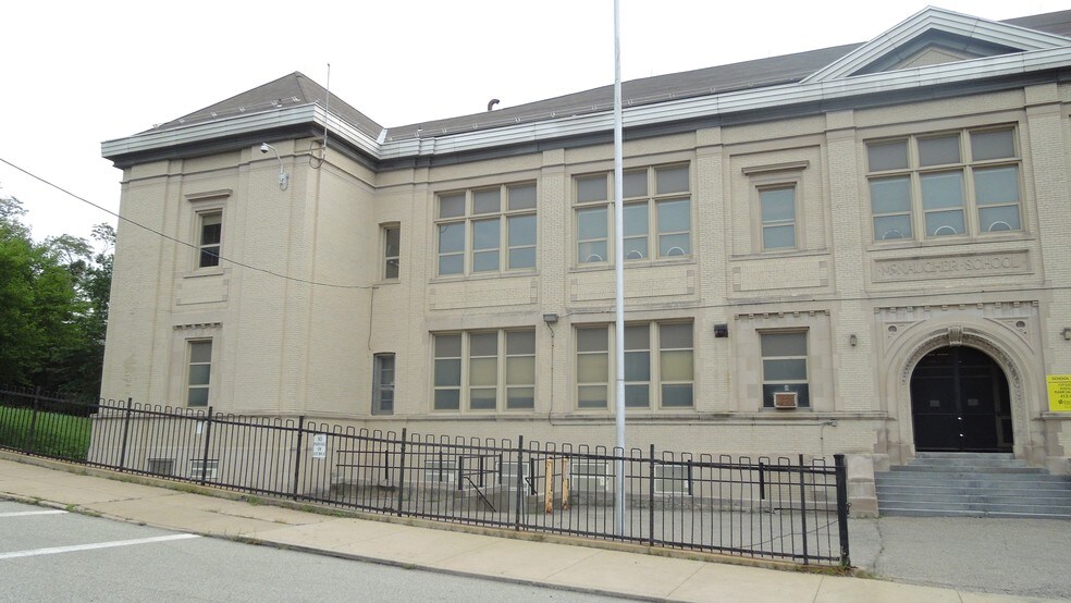 2610 Maple St, Pittsburgh, PA 15214 For Lease